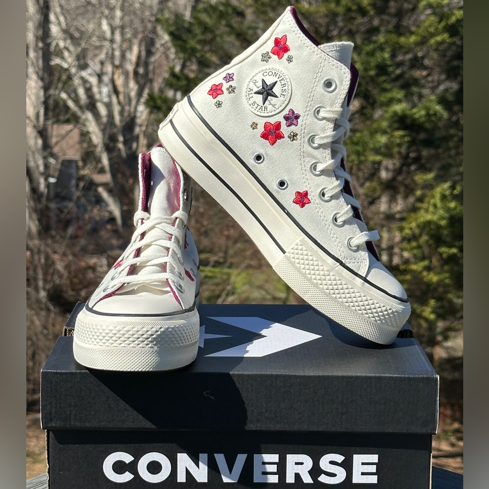 Converse Chuck Taylor Platform White Red Casual Sneaker Womens 6 | GS 4.5Y NEW